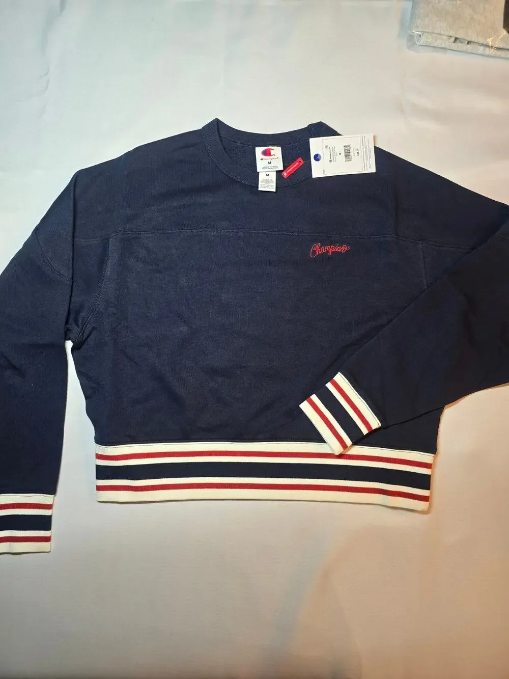 Champion Cropped Crewneck Sweatshirt Embroidered Script Logo - Picture 1 of 4